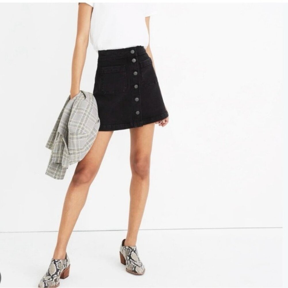Madewell Black Stretch Denim A-Line Button Front Mini Skirt Size 6 Style AB514